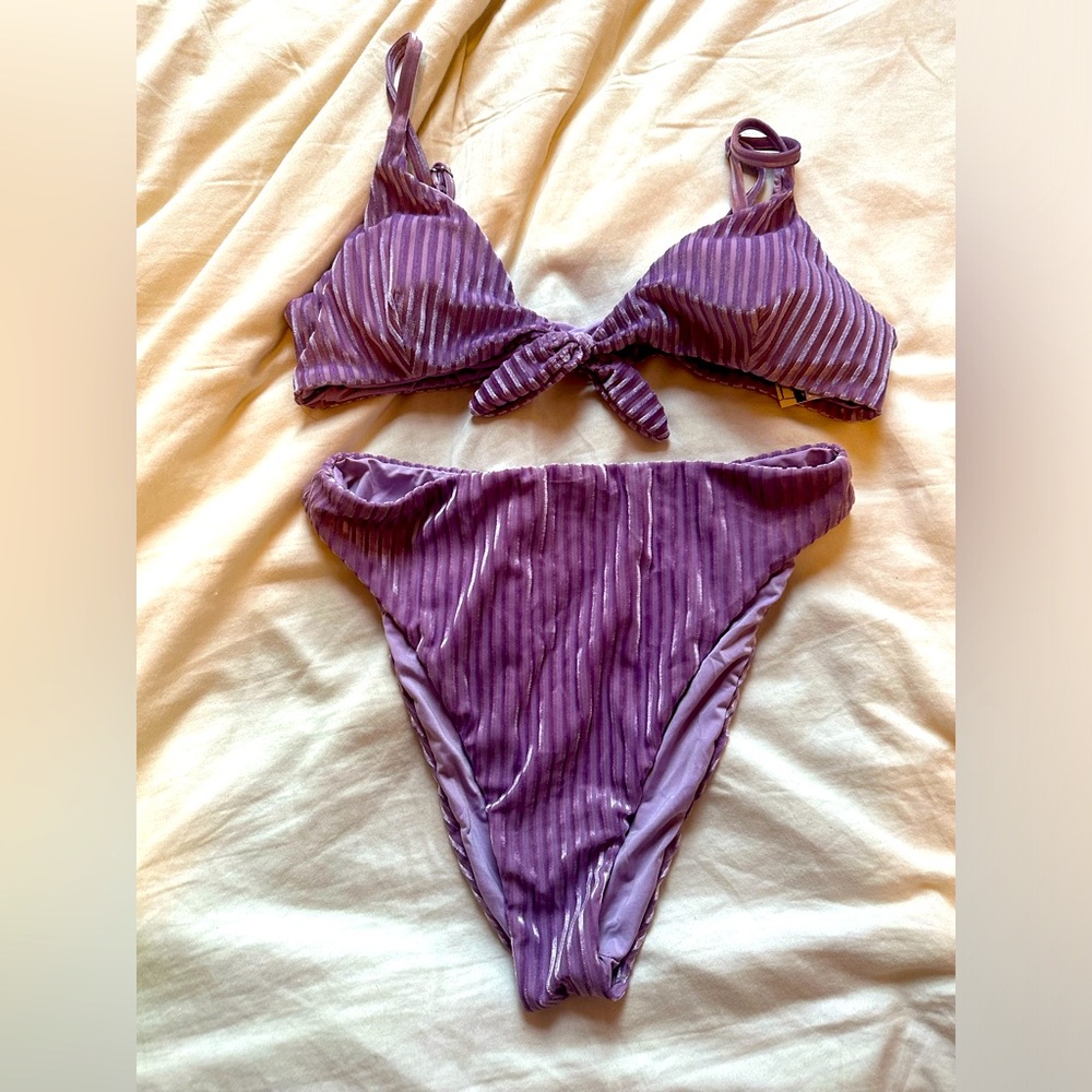 Dippin Daisys Bikini - never been worn - purple - size medium